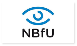 Logoen til Norges Blindeforbunds Ungdom. Det er bilde av et blått øye. Nedenfor øyet står det bokstavene NBfU i svart.
